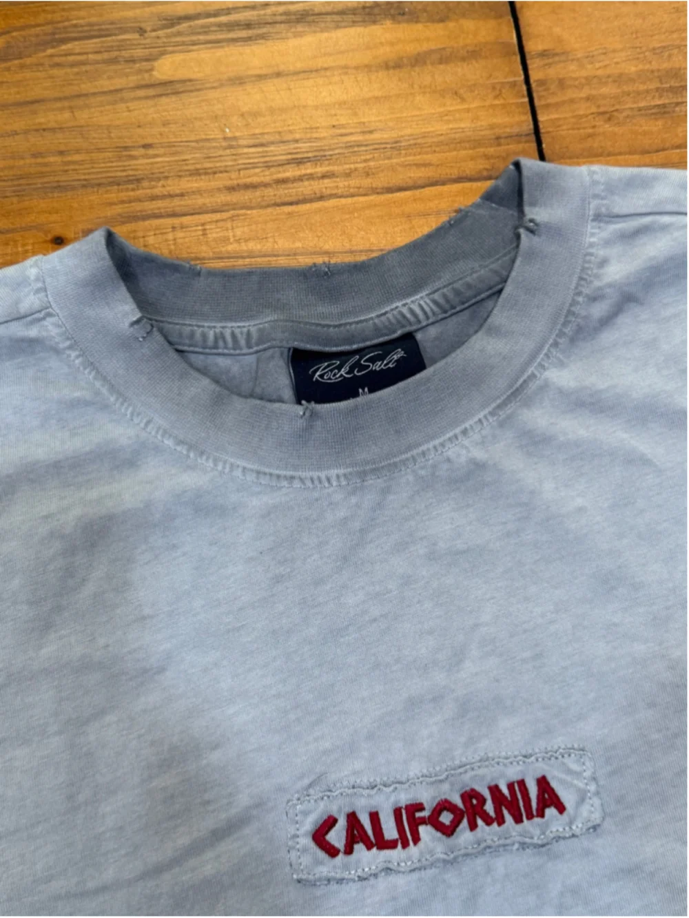 Rock Salt California Short Sleeve Tee, Size M, Grey and Red